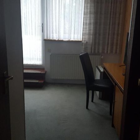 Zimmer Im Gruenen Wuppertal Buitenkant foto